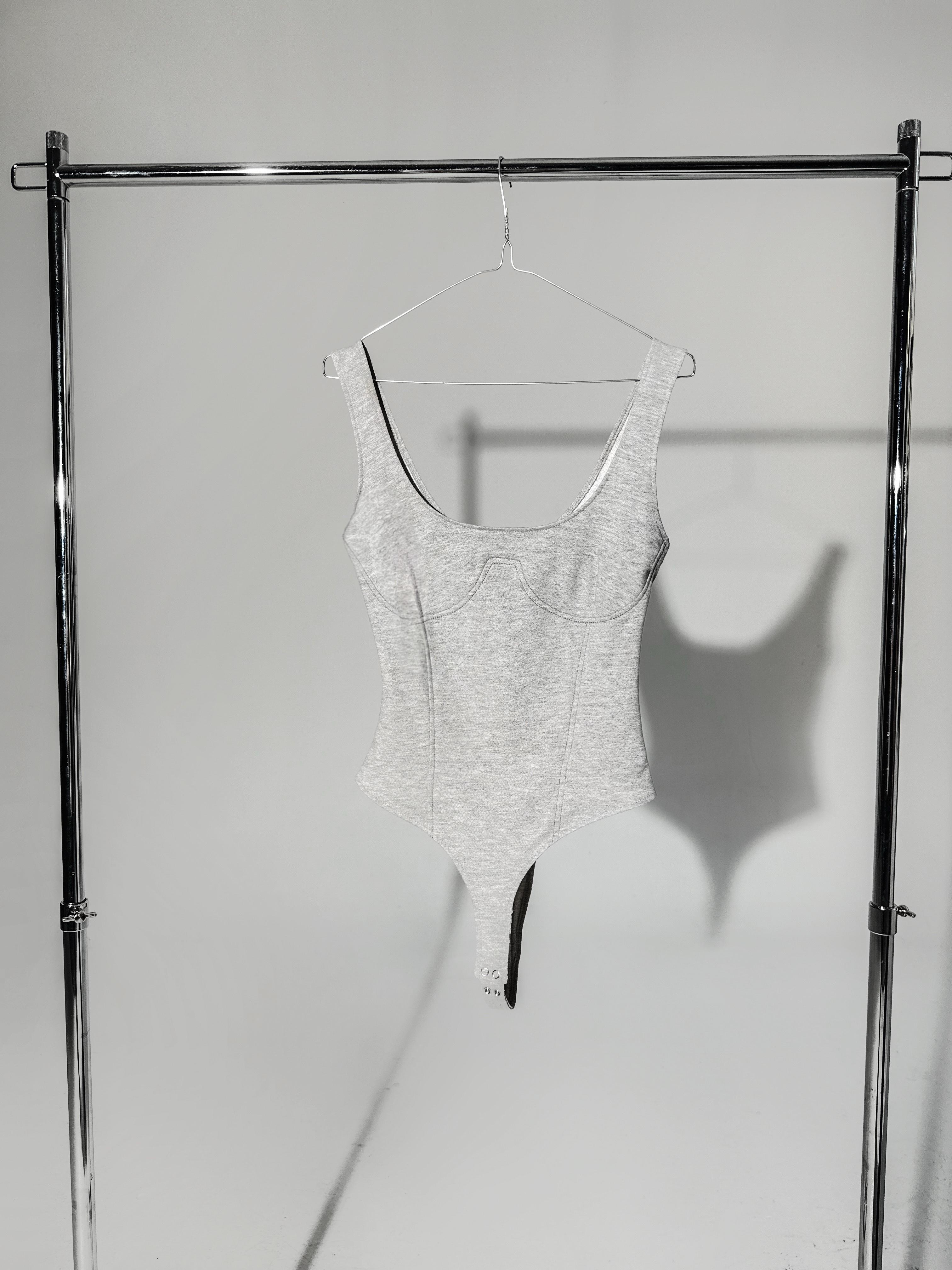 ESSENTIAL SET BODY