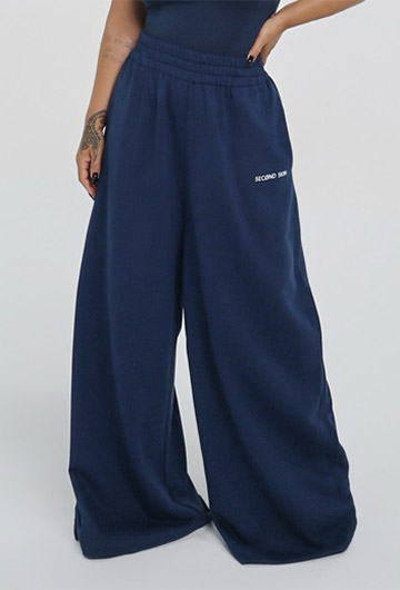 NAVY SWEATPEANTS
